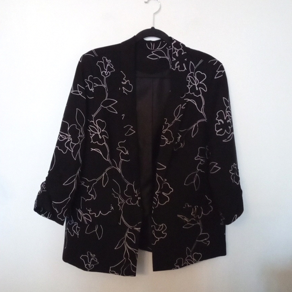 Women's Black With White Abstract Floral Blazer Lapel Collar Open Front XXL